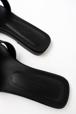 Hermès Box Calfskin Oran Sandals Black - Image 5